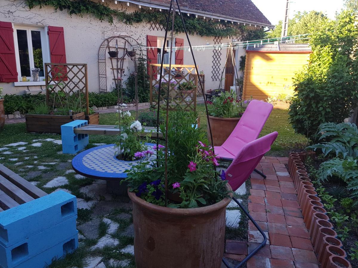 L'Intervalle Des 18 Chateaux Saint-Georges-sur-Cher Exterior photo