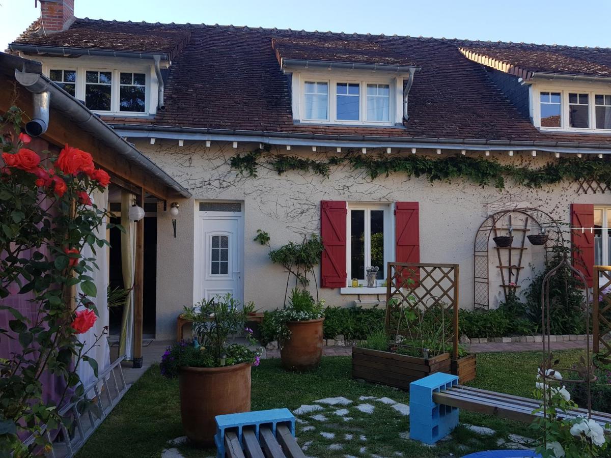 L'Intervalle Des 18 Chateaux Saint-Georges-sur-Cher Exterior photo